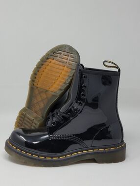 Dr Martens 1460 Patent Leather Lace Up Boots in Black Women's Size 6 New